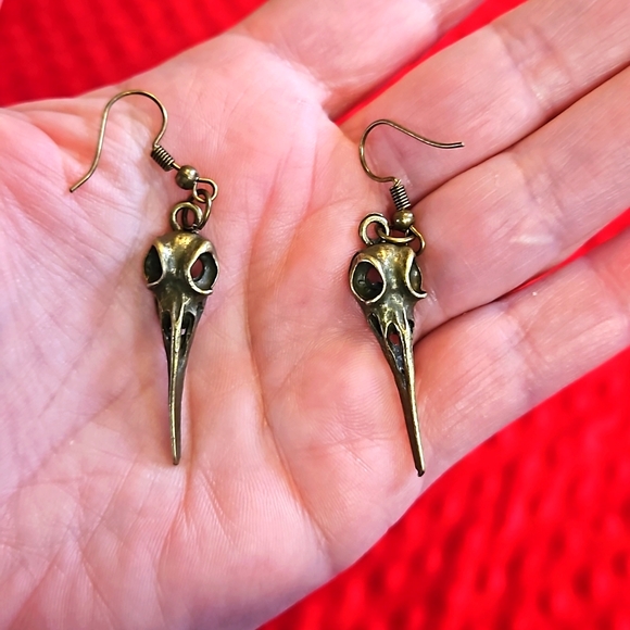 Bird Skull Dangle Earrings Goth Witchy Antique Bronze plated style - Picture 2 of 6